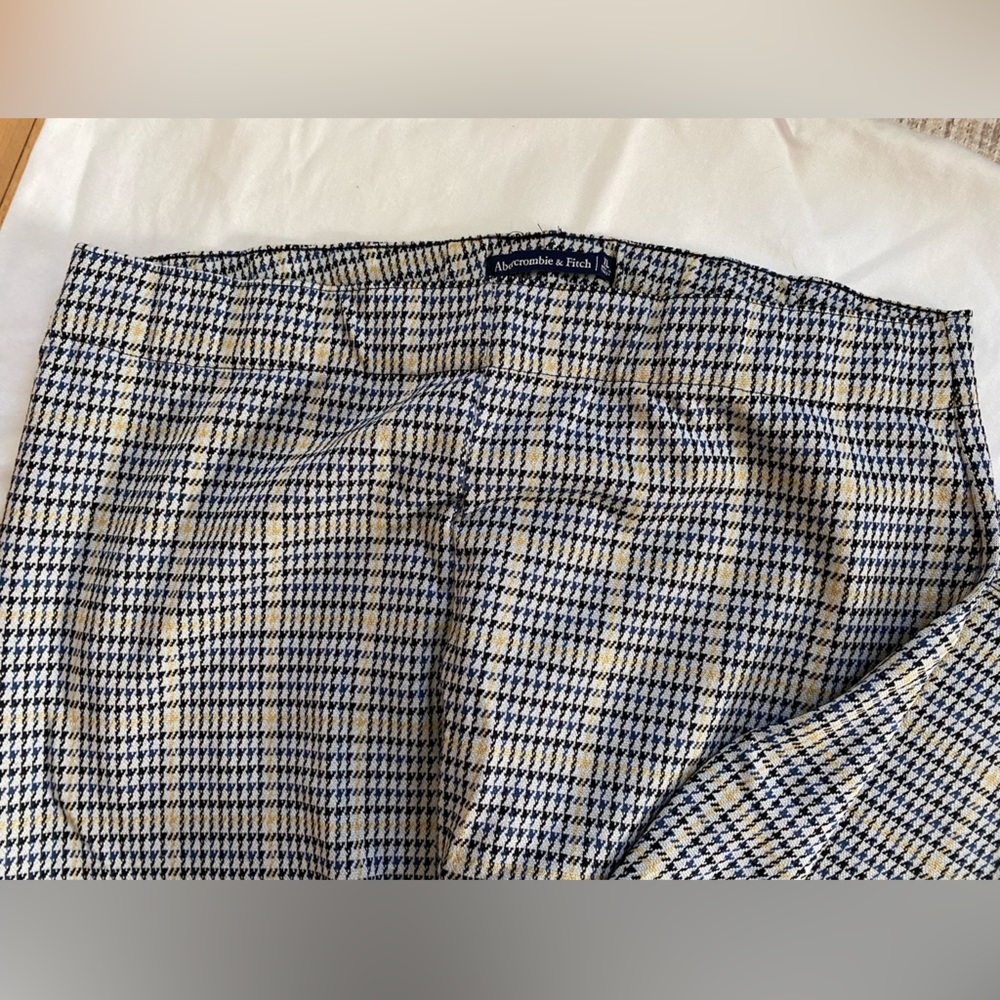 NWT - A&F Gray Plaid Flared pants size large - Picture 2 of 4